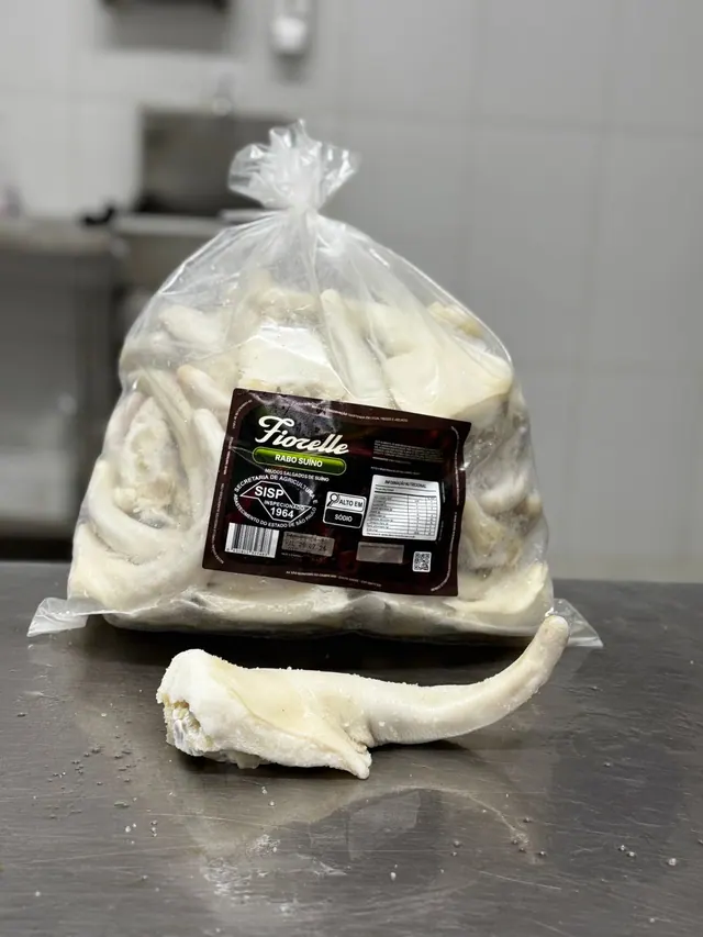 Rabo suíno salgado, pertences para feijoada Fiorelle